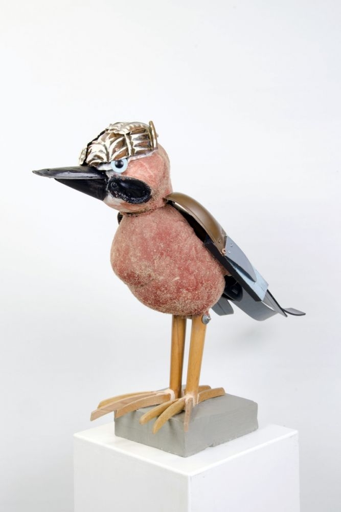 Eichelhäher, 2019, Wärmflasche, Skier, Wok, Kleiderbügel, Fahrradsattel, Lack 30 x 65 x 65 cm