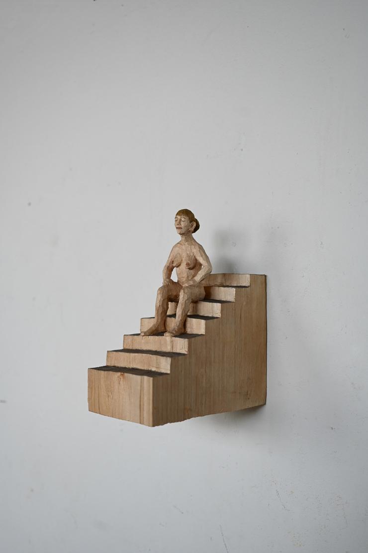 Johannes Hepp, „Akt, auf der Treppe sitzend“, 2026