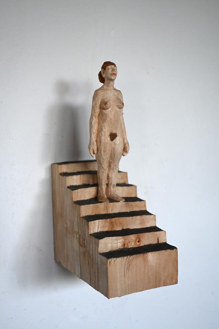 Johannes Hepp, „Akt, auf der Treppe stehend“, 2026